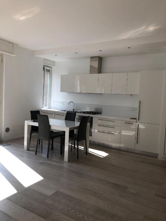 Bright & Spacious Apartment Near Navigli - Ponti Milano Exterior foto