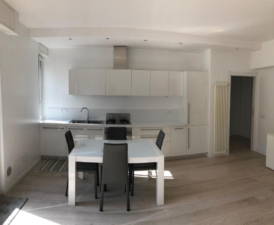 Bright & Spacious Apartment Near Navigli - Ponti Milano Exterior foto